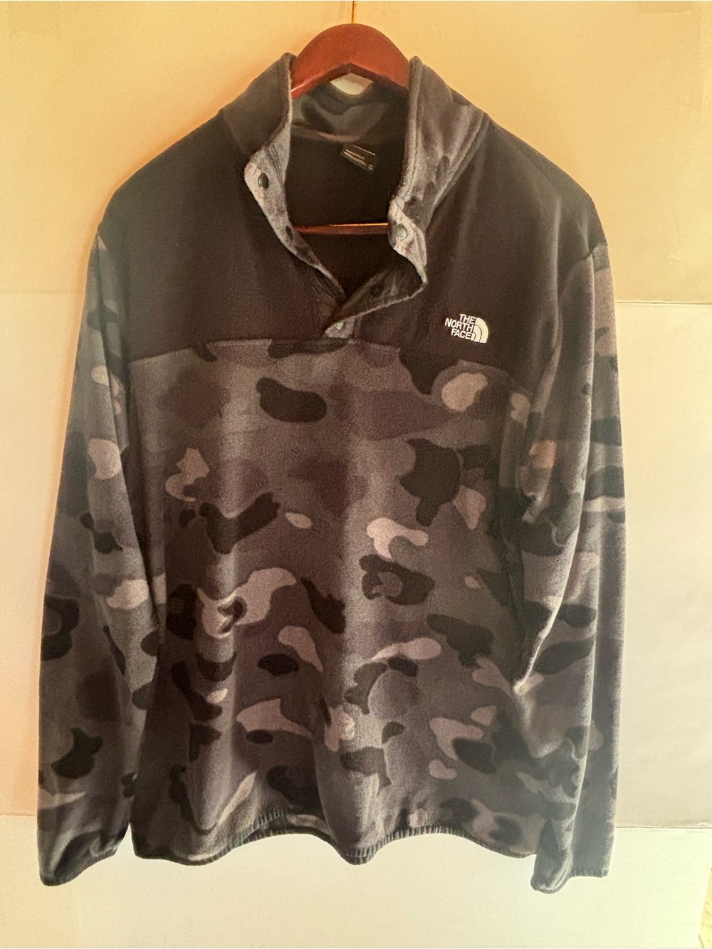 The North Face Men's Grey Camo Pullover Fleece, XXL